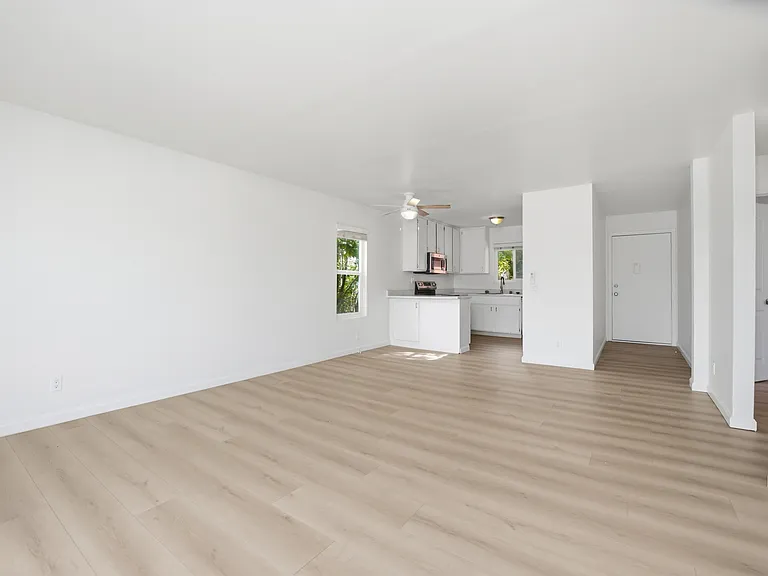228 Las Flores Dr #4 — Photo 5