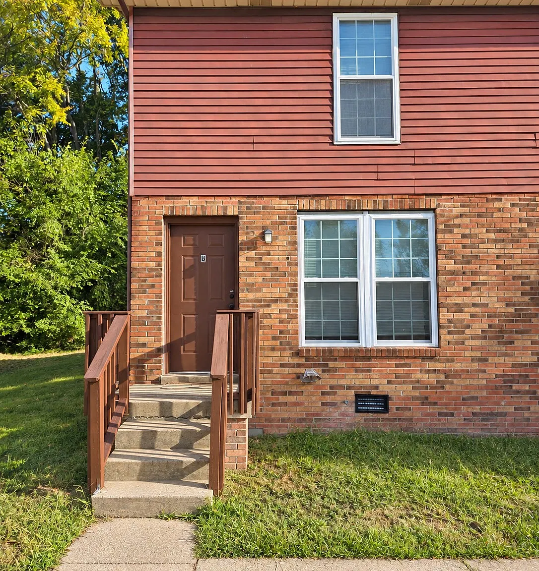 2 bed, 970 sqft, $1,450 — Photo 1