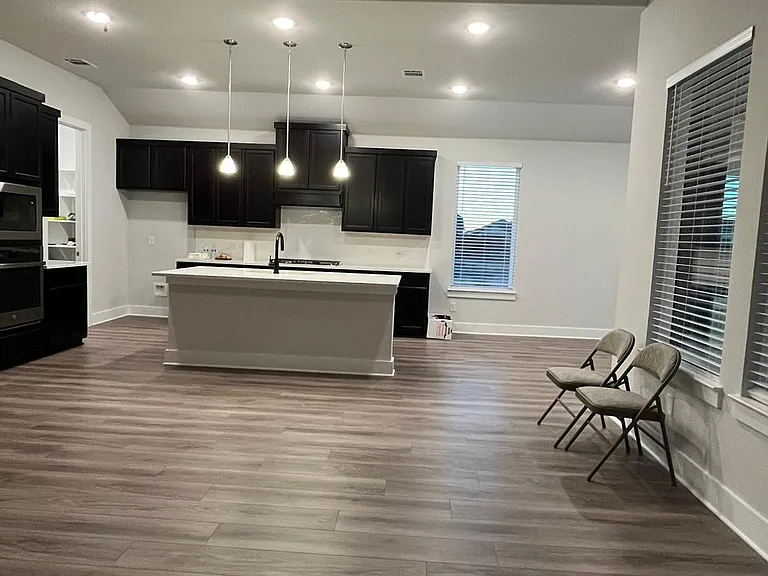 1821 Briar Rose Dr — Photo 1