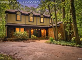 30249 Westgate Rd, Farmington Hills, MI 48334