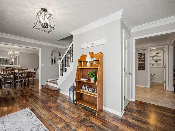 5th image of 102 Rosebud Cir