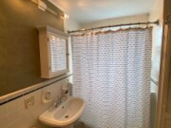 3rd image of 12 Oswald St #2