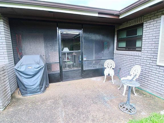 3rd image of 375 SE Troon Ct