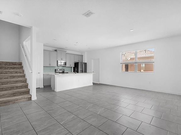 3rd image of 2959 Addison Blvd