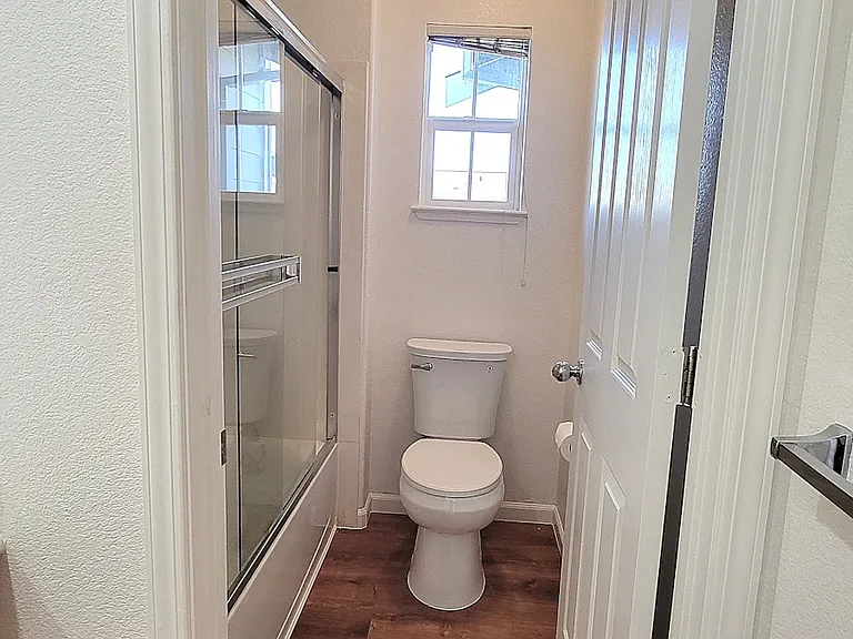 925 Gates St — Photo 27