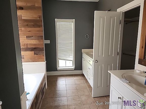 5th image of 10181 Angela Dr