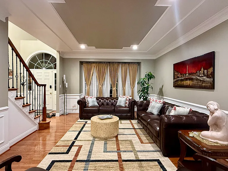 69 Renfield Dr — Photo 3