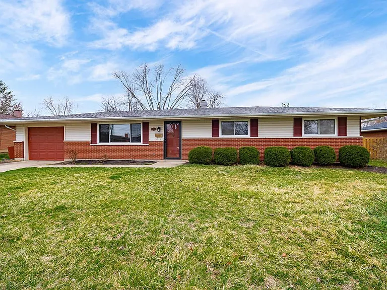 1121 Peidmont Dr — Photo 1