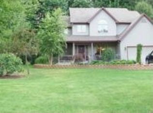 7406 Redwood Dr, Hubbard, OH 44425
