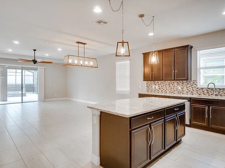 2751 Mead Ave — Photo 6