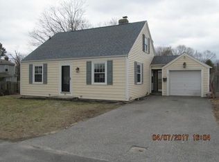 27 Crandall Ct, Warwick, RI 02889