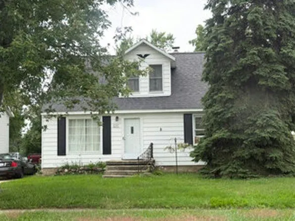 225 43rd St SE, Kentwood, MI 49548