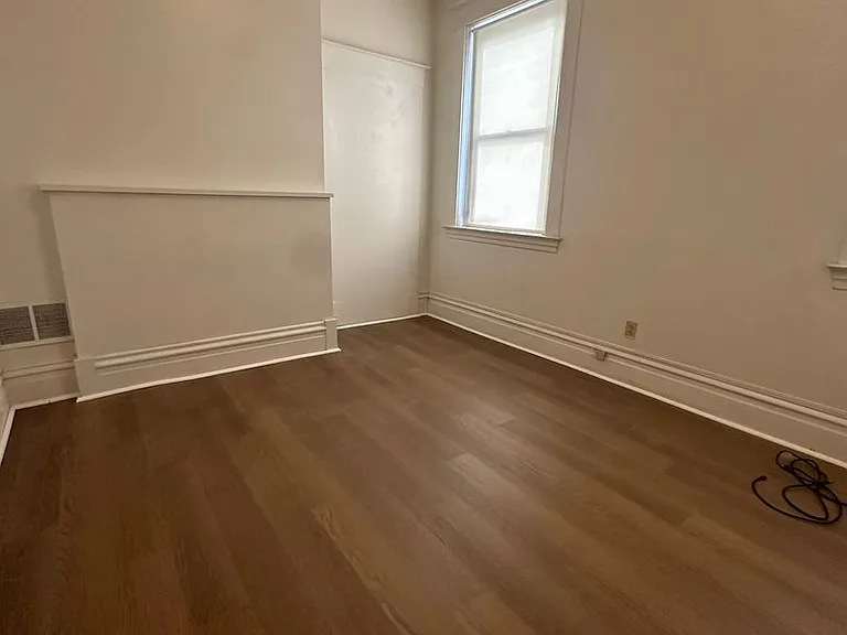 2331 E Carson St — Photo 10