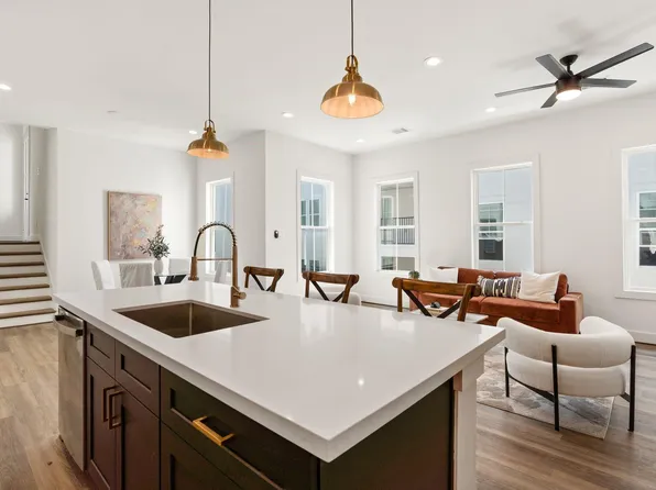 1142 W 16th St, Houston, TX 77008
