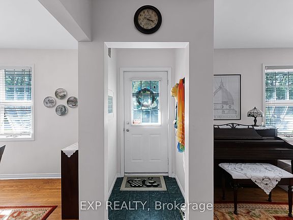 3rd image of 79 Shaver Ave N