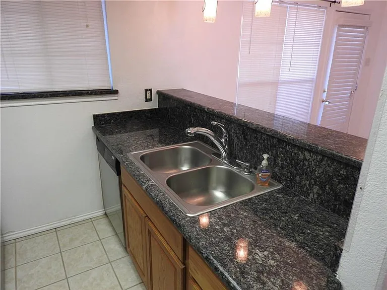 248 Jefferson Pkwy — Photo 8