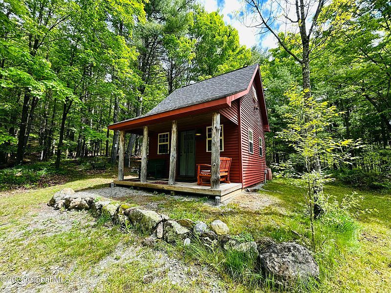 5th image of 981 New Hague Road