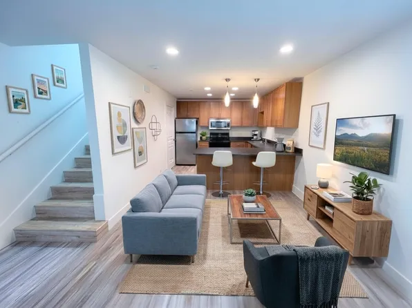 711 W 32nd 1/2 St #156, Austin, TX 78705