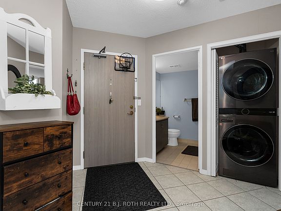 4th image of 150 Dunlop St E #807