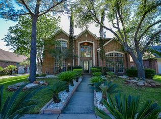 8407 Castle Pond Ct, Houston, TX 77095