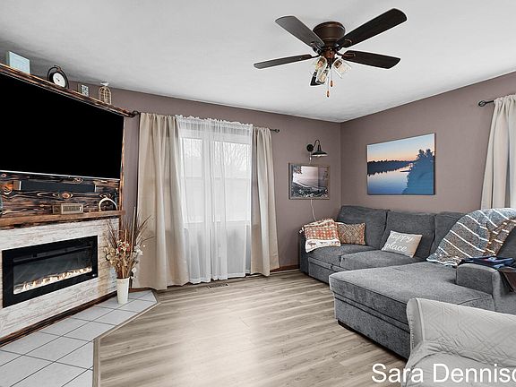 4th image of 13100 220th Ave