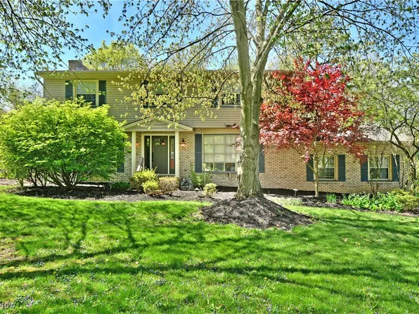 8676 Squirrel Hill Dr NE, Warren, OH 44484