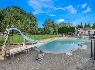 40 S Constitution Dr, Tappan, NY 10983