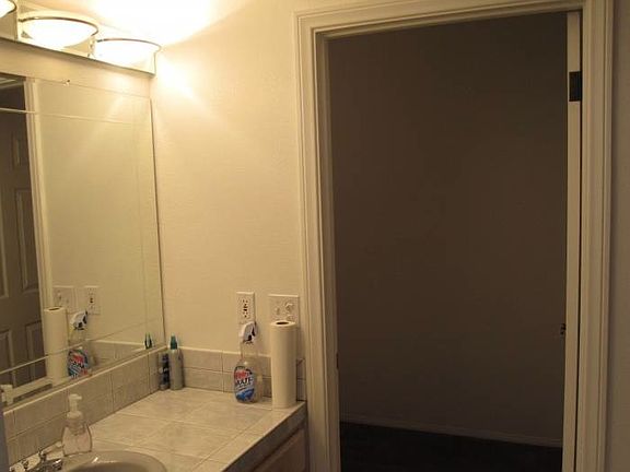 4th image of 7742 Ducor Ave