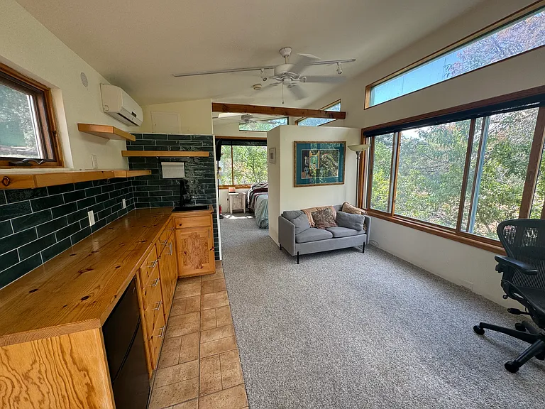 1712 Canyon Rd #B — Photo 3