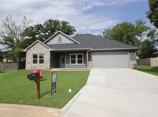 1828 Woodland Park Dr, Denison, TX 75020