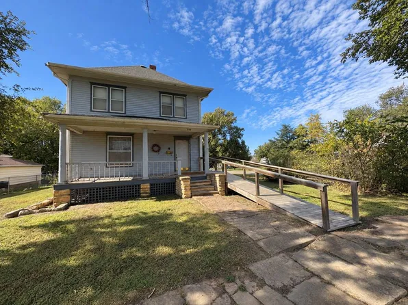 320 N 2nd St, Lincoln, KS 67455