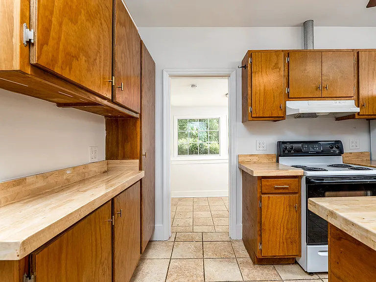 1309 Maxey Ln — Photo 12