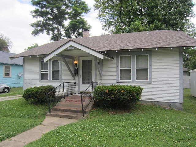 1060 S. Jefferson - 3BR House Just 5 Blocks from MSU!! — Photo 2