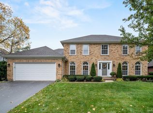 198 Hawkins Cir, Wheaton, IL 60189