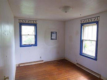 5th image of 4154 Farnham Ave