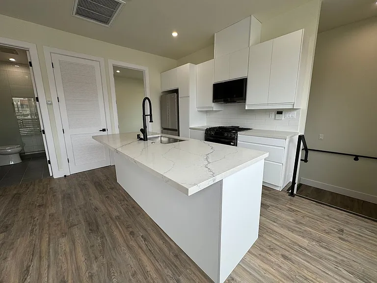 2168 Balboa Ave #B — Photo 1