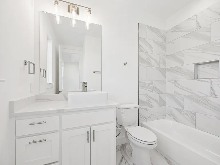 262 Harris St — Photo 12