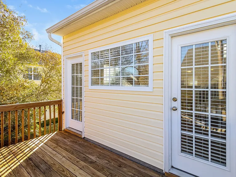 640 Piermont Ct — Photo 17