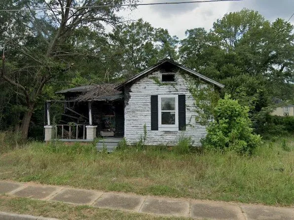 16 Poplar St, Manchester, GA 31816