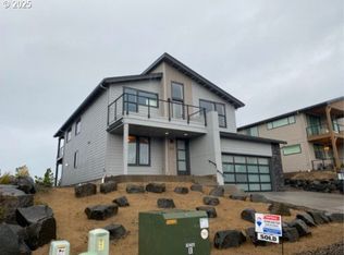537 Sea View Dr, Manzanita, OR 97130