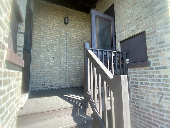 3rd image of 3423 W Drummond Pl APT 3A