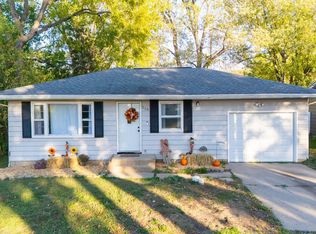 226 Sunrise Ave, Pekin, IL 61554