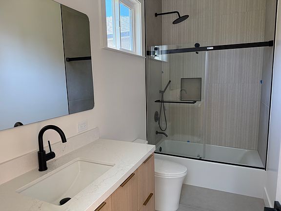 5th image of 137B Sylvan Ave