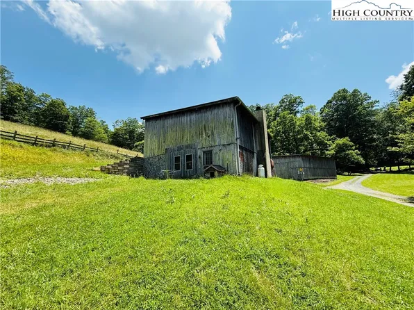 201 Colt Creek, Lansing, NC 28643
