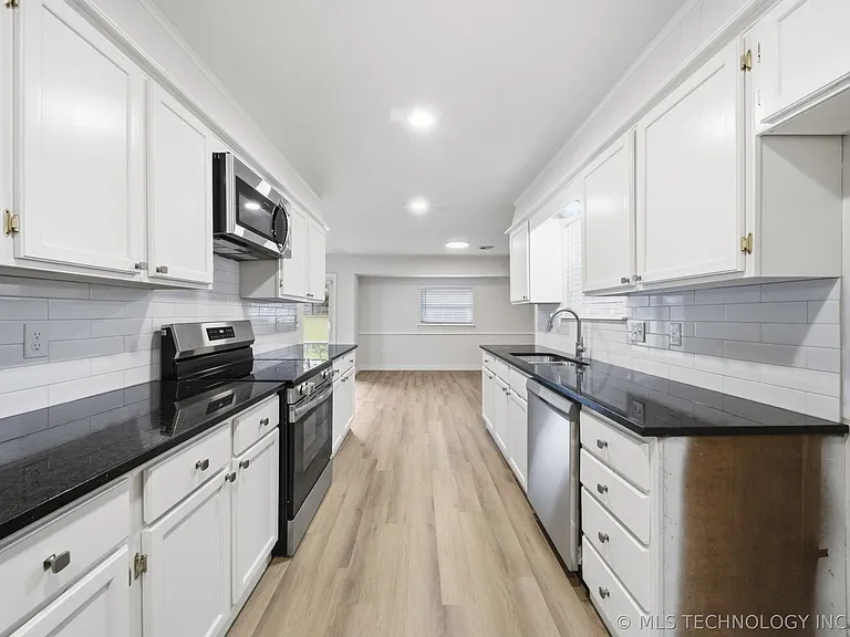 6360 S 29th West Pl — Photo 10