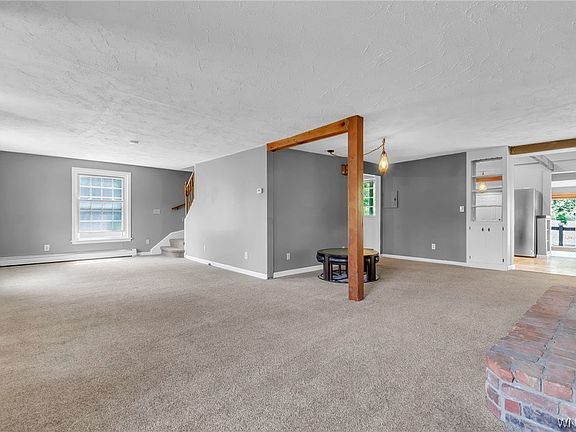 4th image of 1068 Eastwood Rd