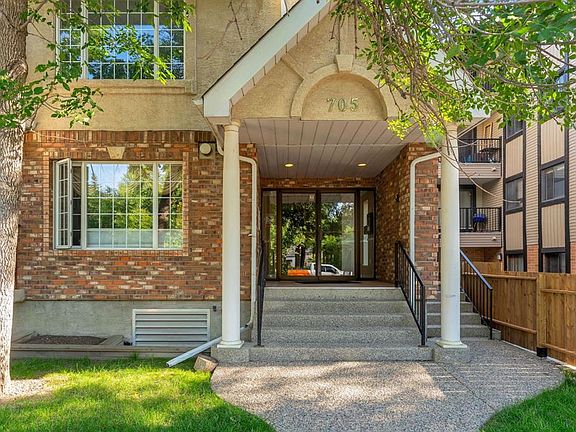 4th image of 705 N 56th Ave SW #302