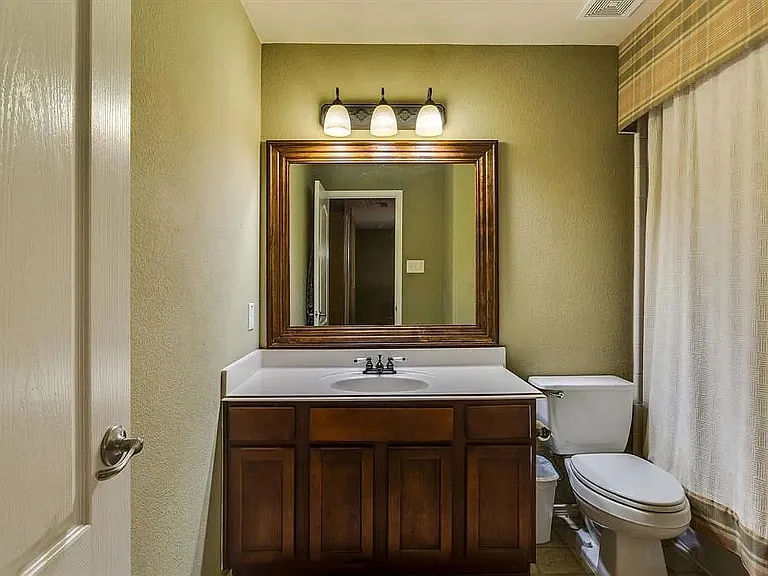 1112 Manassas Dr — Photo 15