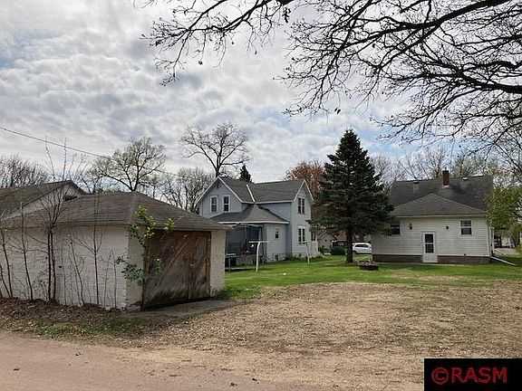 2nd image of 108 Linden St SE