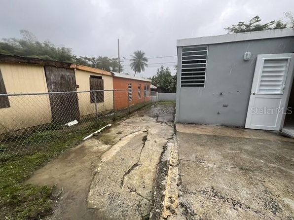 4 Calle Diamante, Carolina, PR 00987